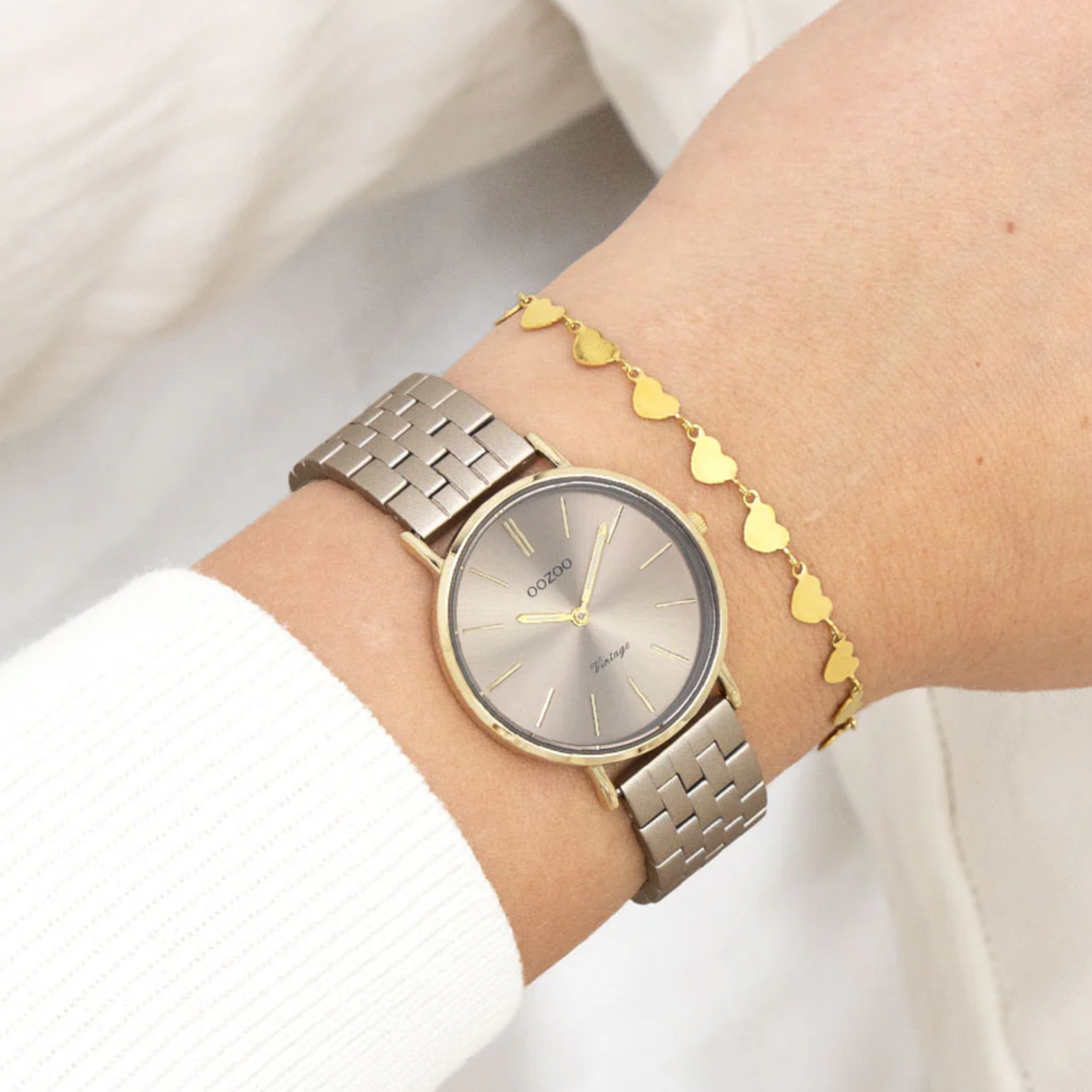 OOZOO OOZOO - Horloge goudkleurige met taupe roestvrijstalen armband - C20409