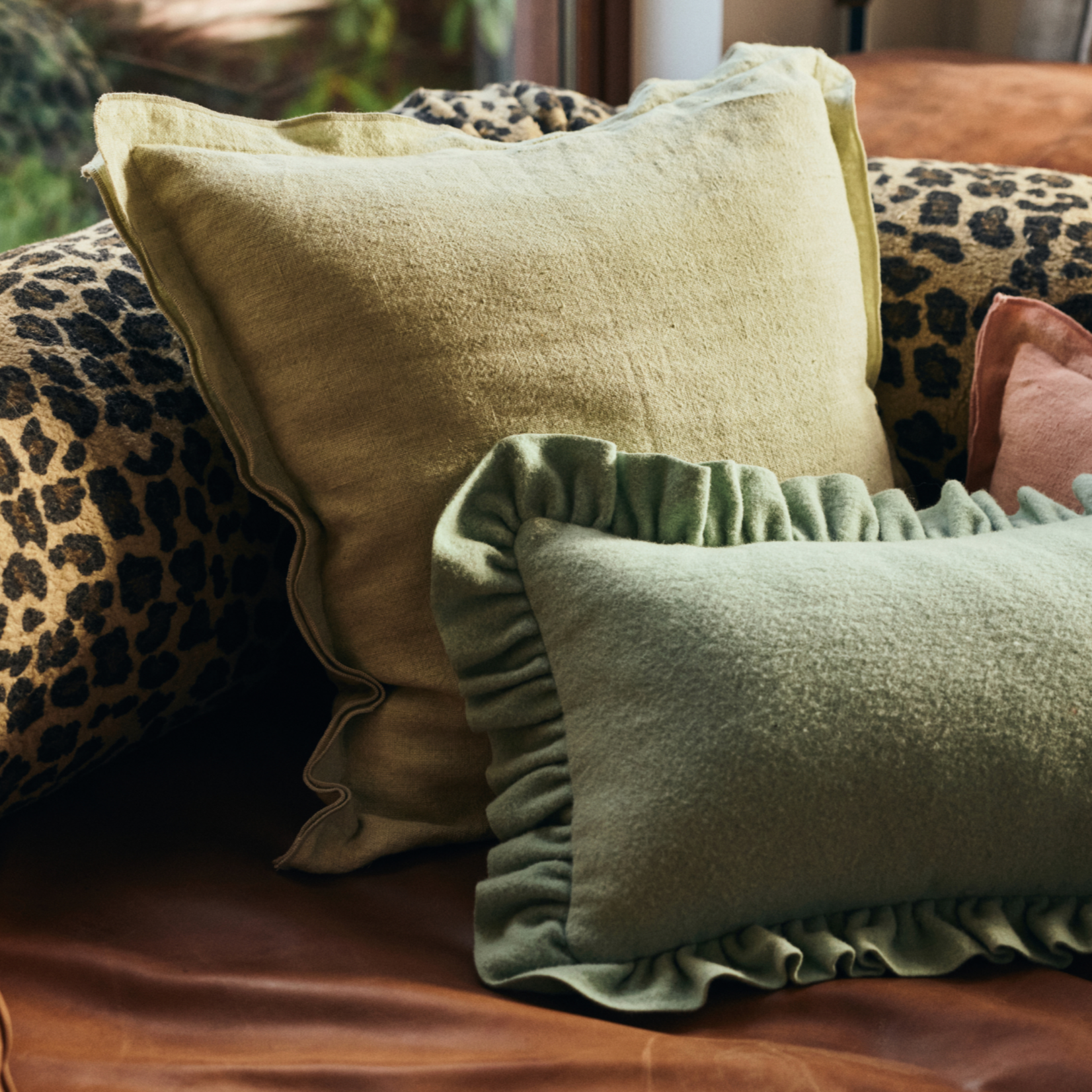 HKLIVING HKLIVING - Kussen vilt mintgroen 60x40cm met ruffles TCU0026