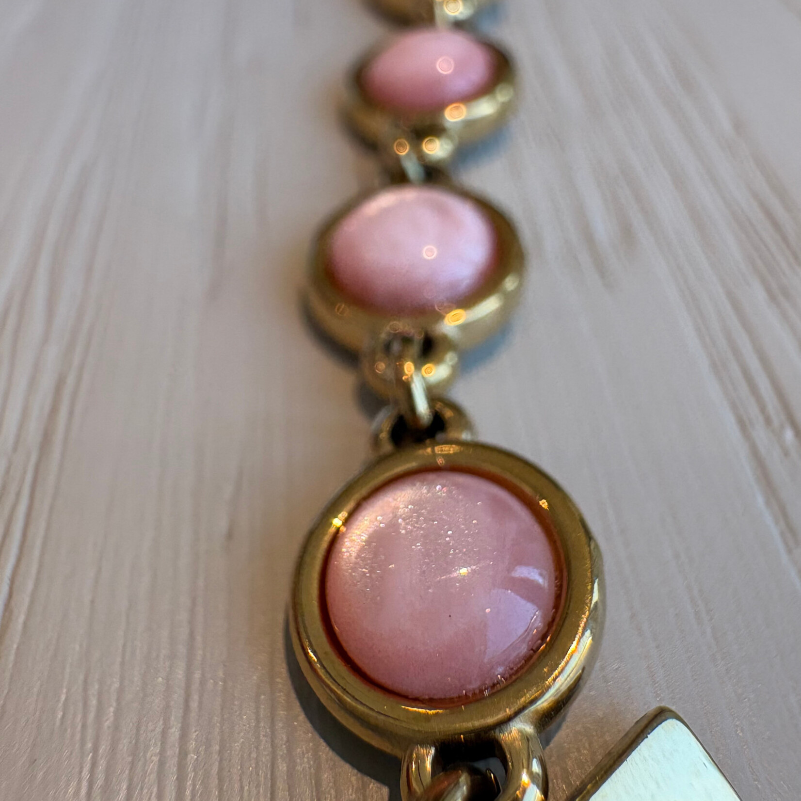 QOSS QOSS - Armband  Loïs goud bol roze uni