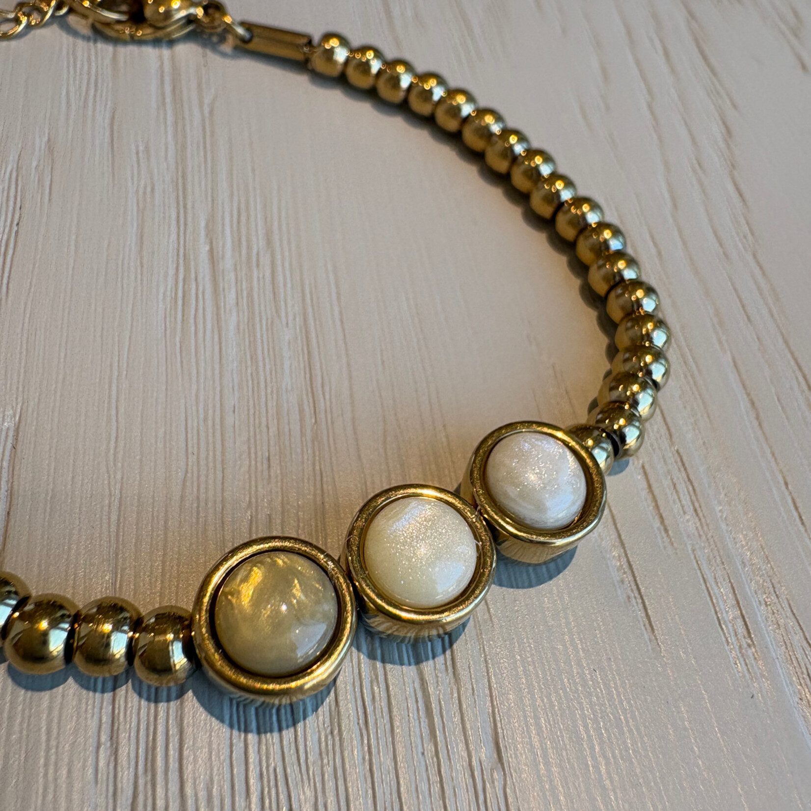 QOSS QOSS - Armband Suzanne goud honing uni
