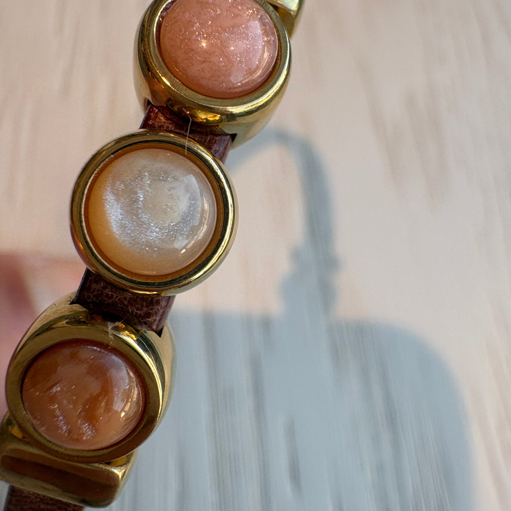 QOSS QOSS - Armband Merel bruin goud nude serie-M