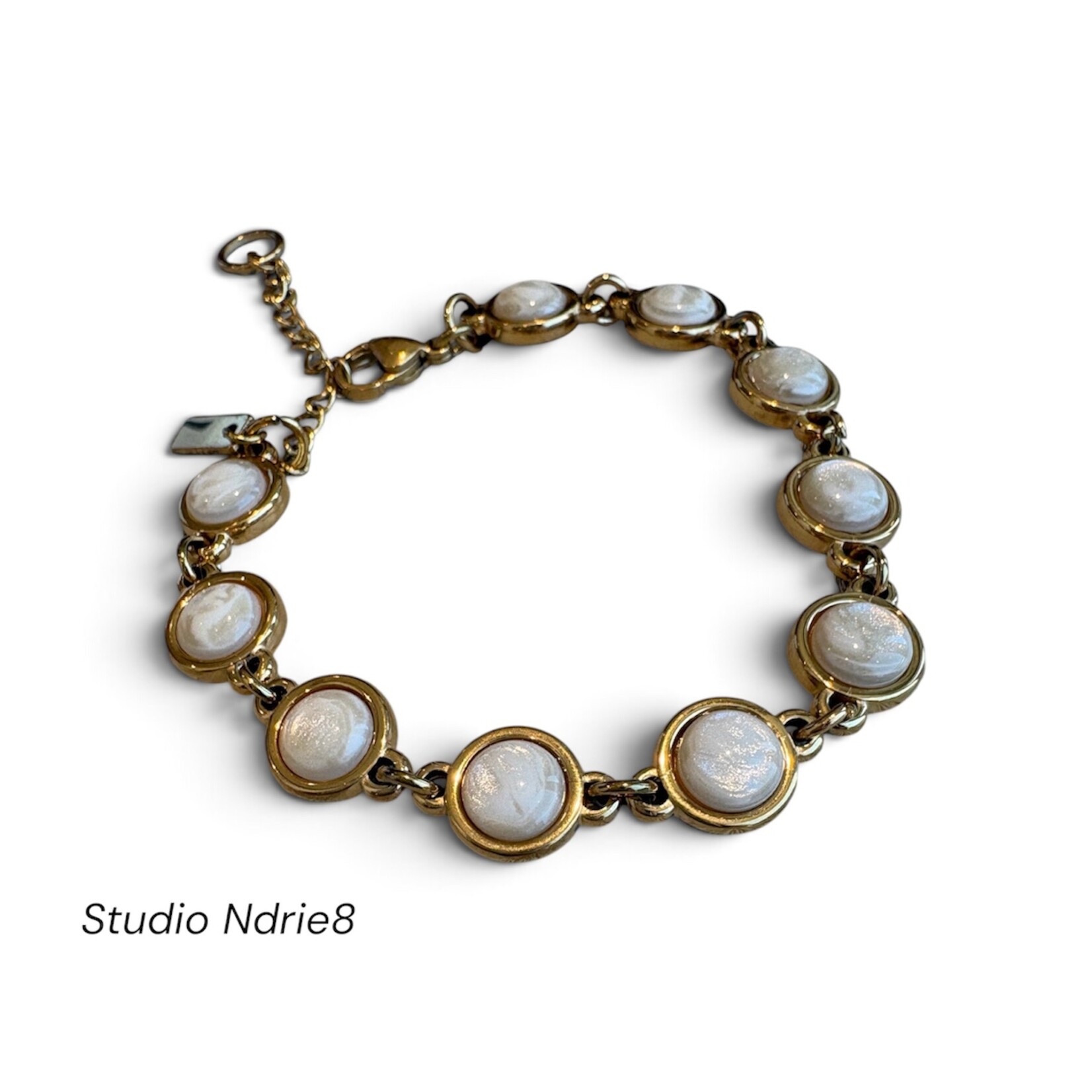 QOSS QOSS - Armband  Loïs goud bol crème uni