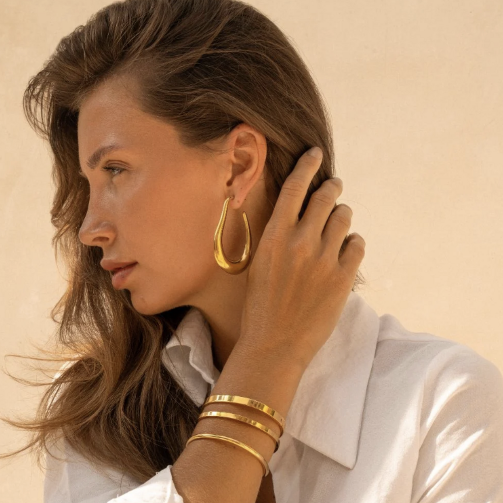-- Bold Bangle goudkleur stainless steel