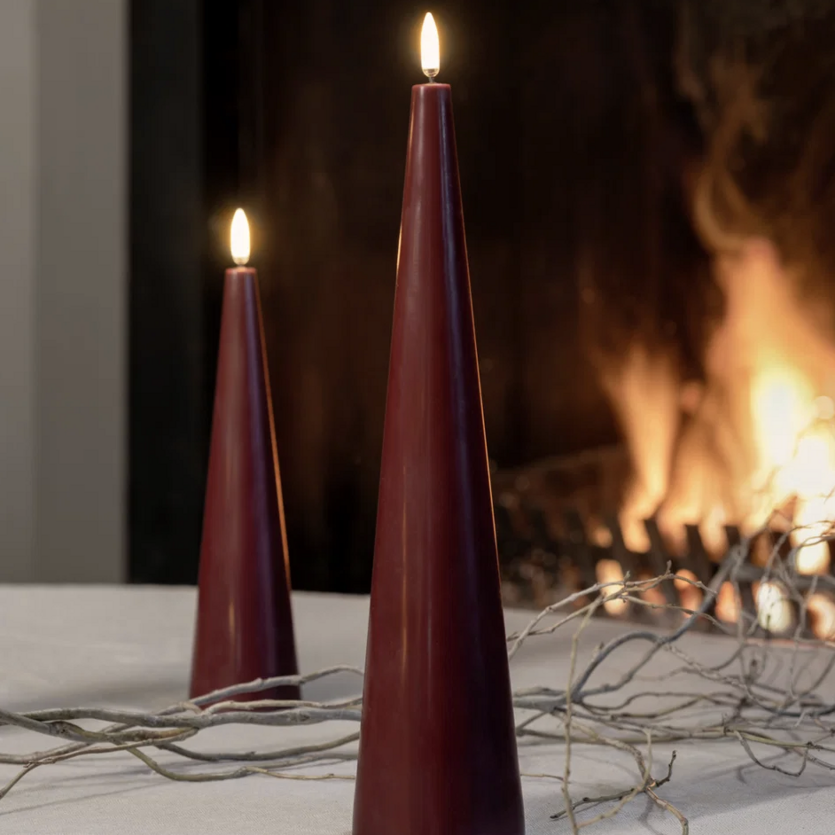 UYUNI UYUNI - Kaars Led kegelvormig wine red 5,8x21,5cm