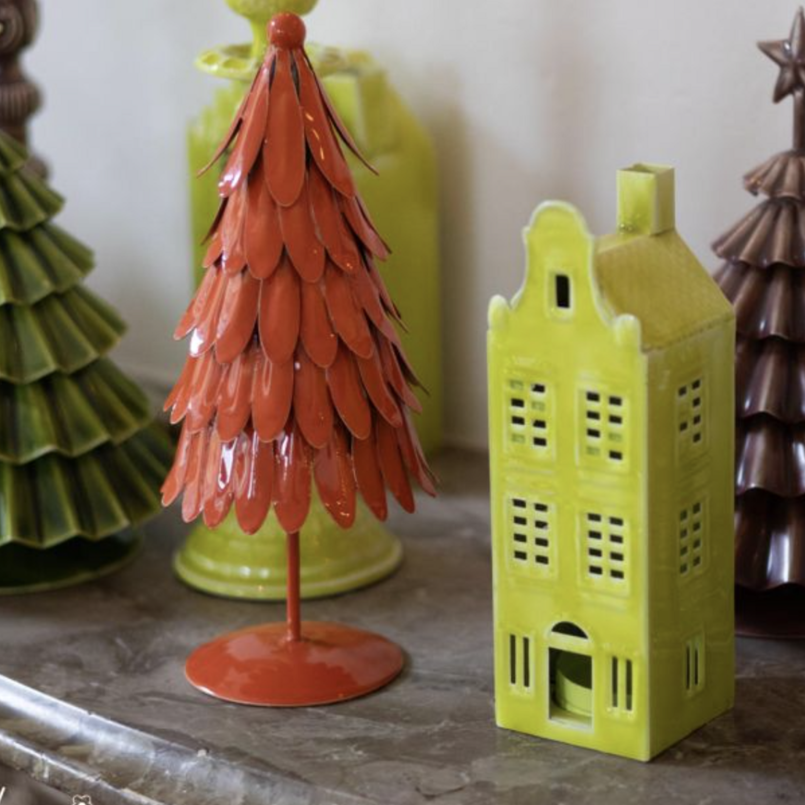 -- Christmas tree juda aubergine