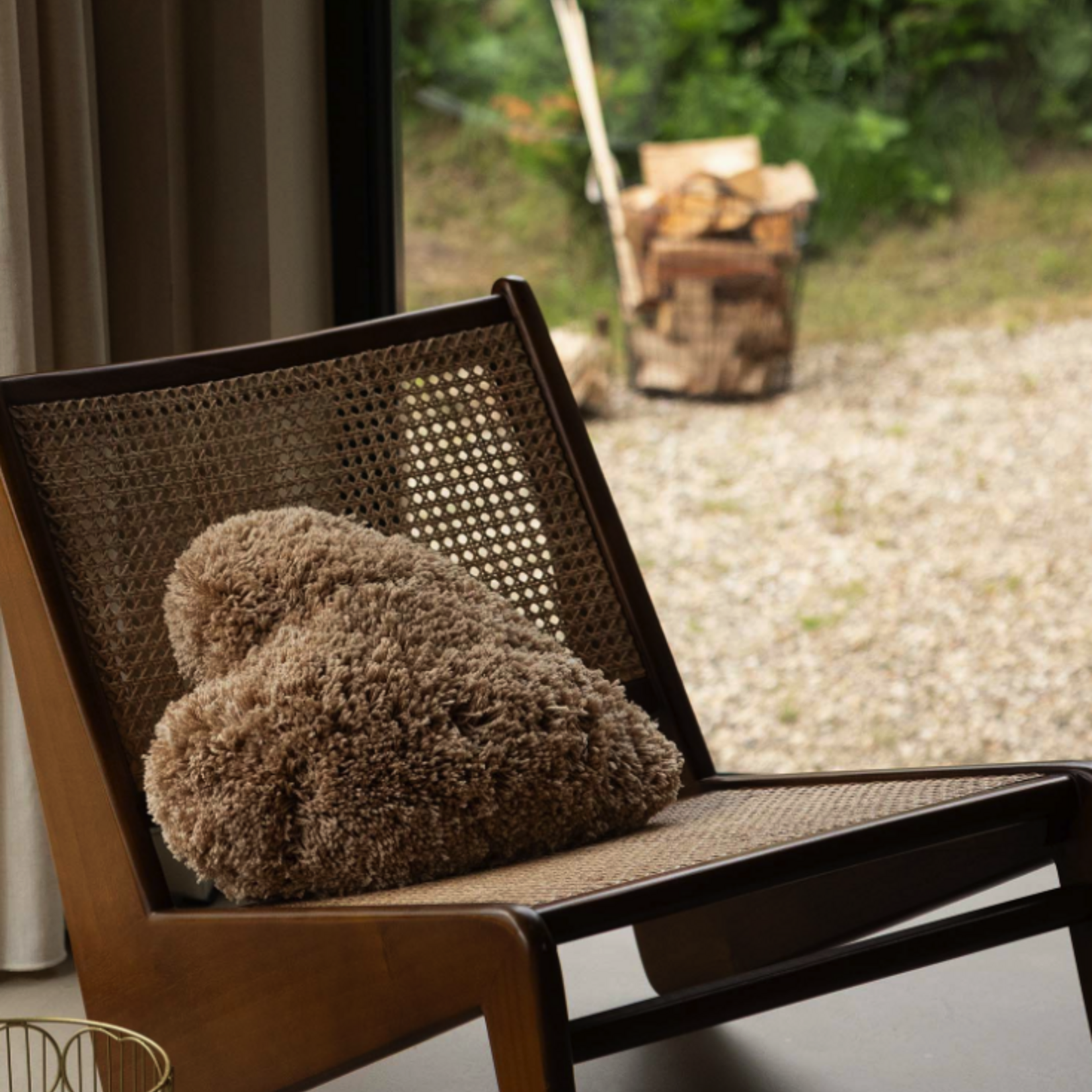 ZUSSS ZUSSS - Kussen fluffy hartvorm beige