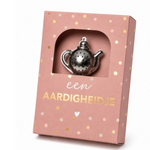 -- Thee Kadootje - een AARDIGHEIDJE