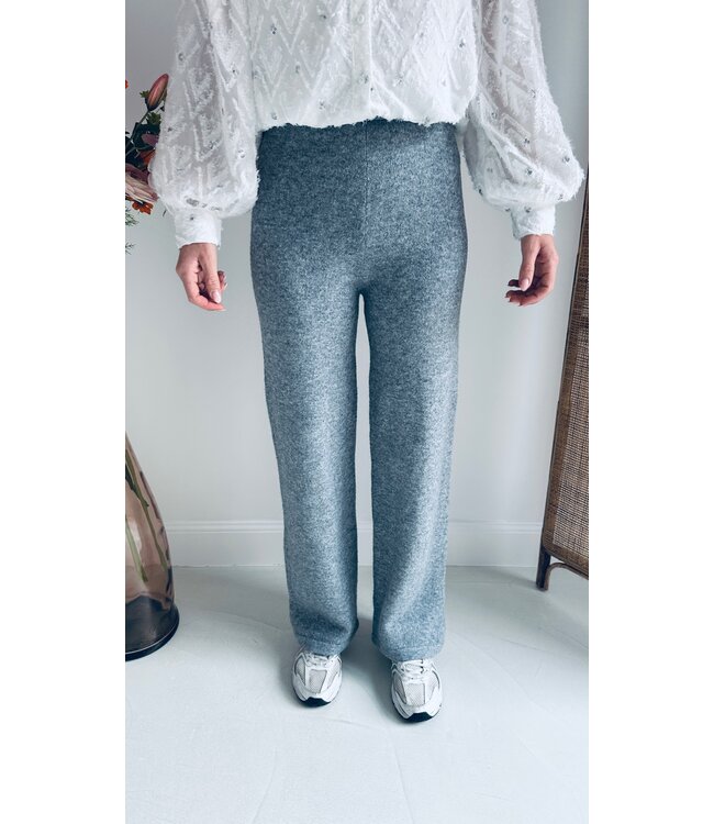 Calme' Grey Knitted Trousers | Flared Leg High-Waisted Pants – LA Space