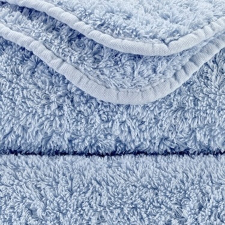 Abyss & Habidecor Abyss Habidecor Super Pile Handdoek Powder blue Blauw (330)
