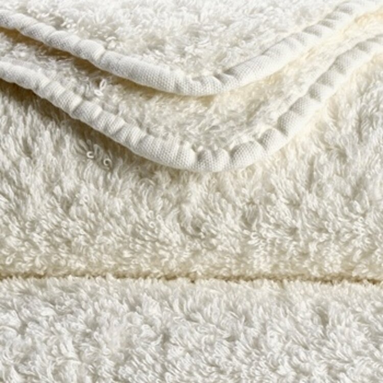 Abyss & Habidecor Abyss Habidecor Super Pile Handdoek Ivory Wit (103)