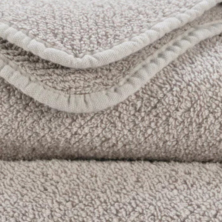 Abyss & Habidecor Abyss Habidecor Twill Handdoek Cloud Beige (950)