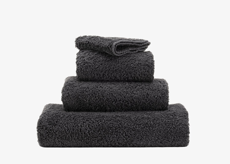 Abyss & Habidecor Abyss Habidecor Super Pile Handdoek Volcan Zwart (997)