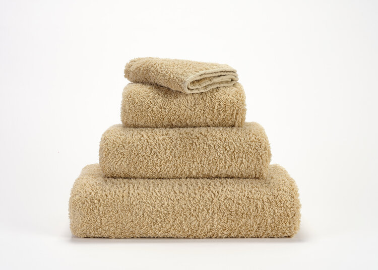 Abyss & Habidecor Abyss Habidecor Super Pile Handdoek Sand Bruin (714)