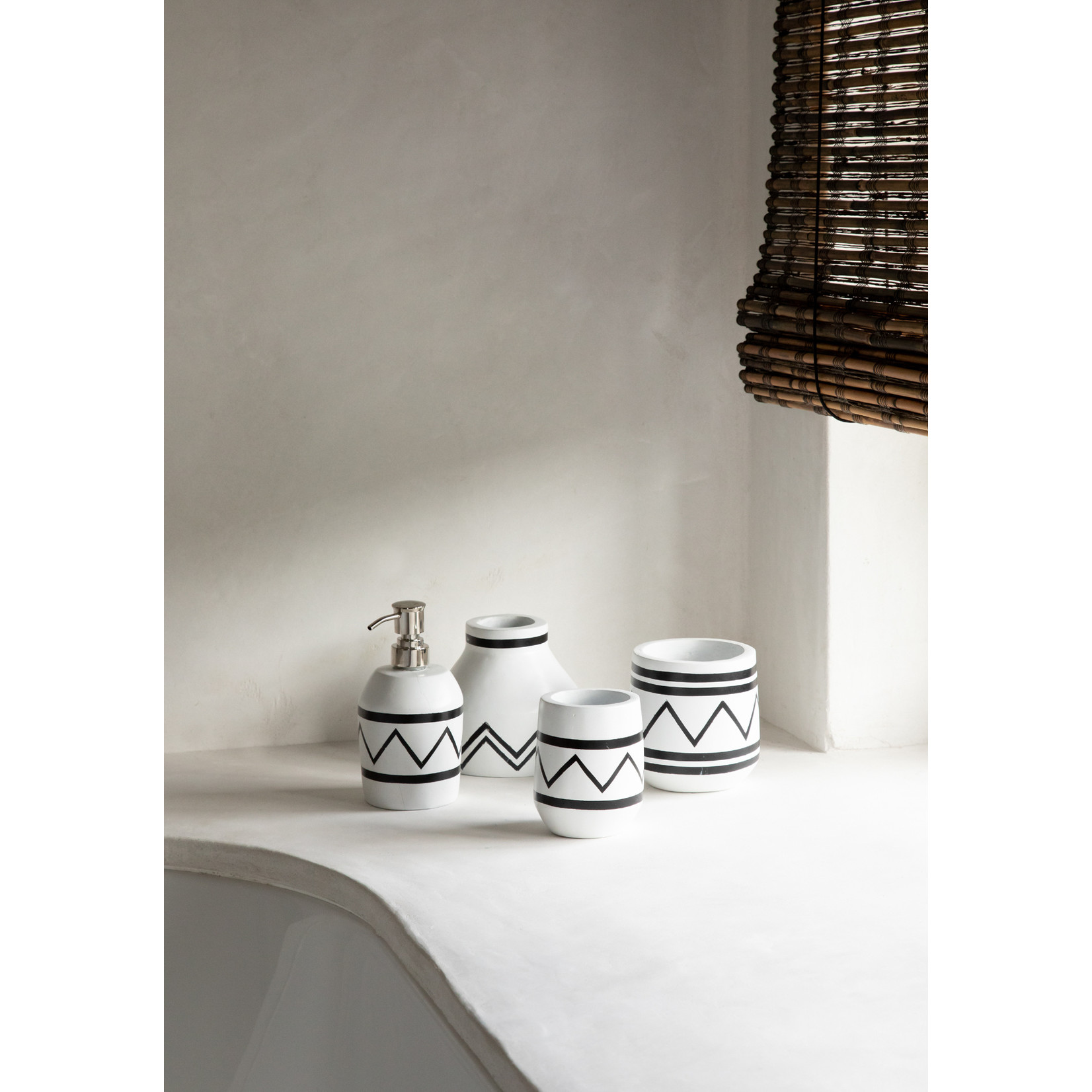 Bazar Bizar The Santorini Planter  -  White Black