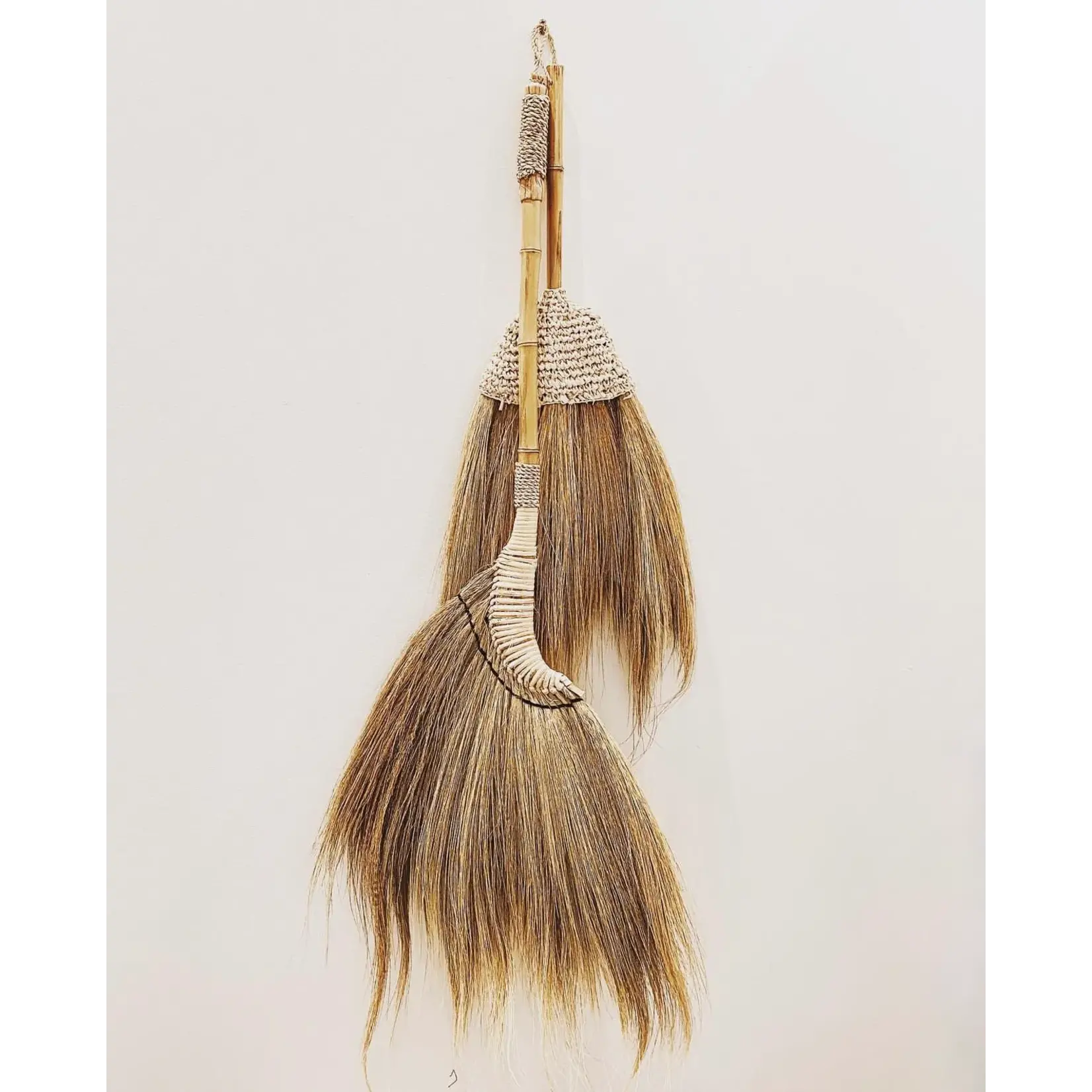 Bazar Bizar The Raffia Broom - Natural