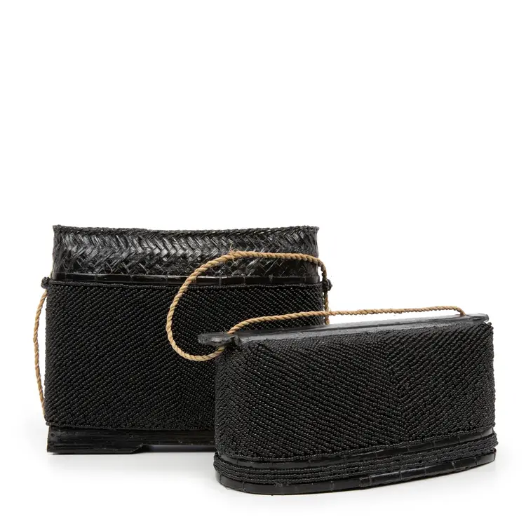 Bazar Bizar La Caja Del Tesoro Con Abalorios - Negra