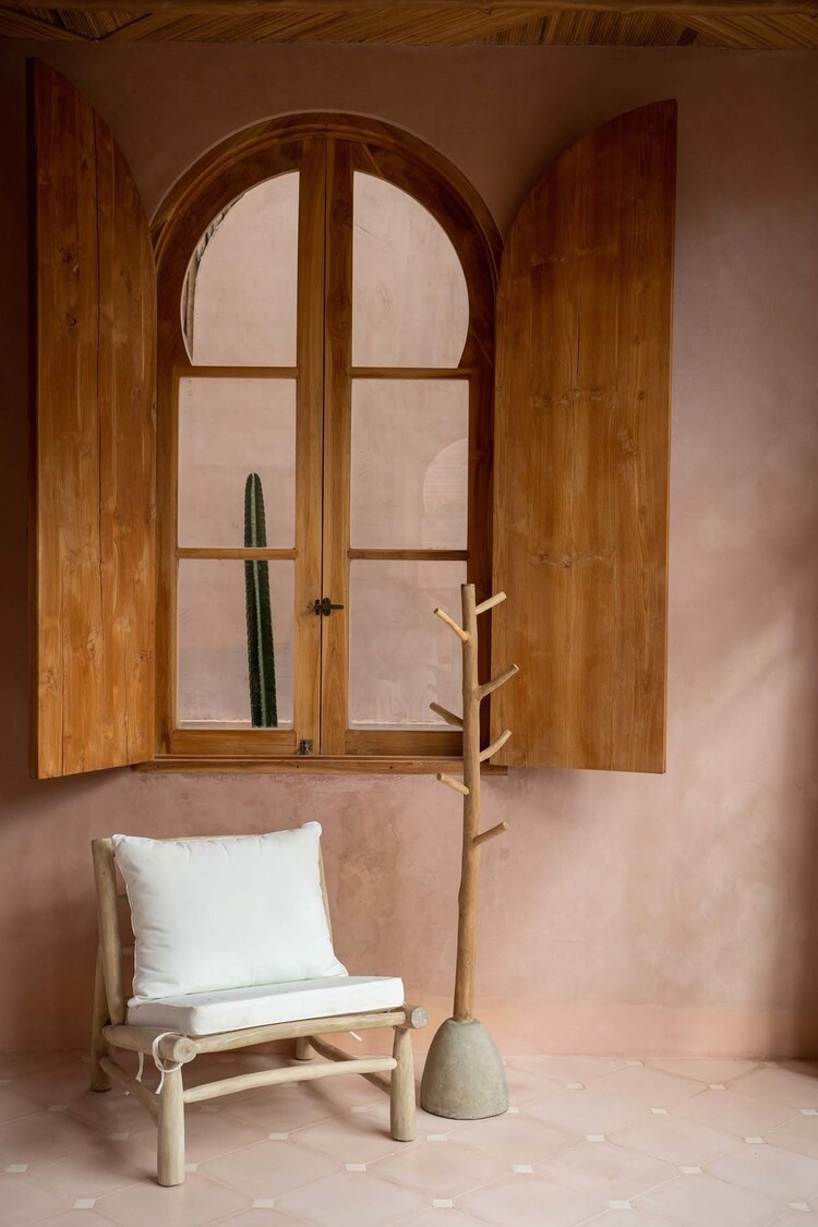 Bazar Bizar The Concrete Coat Hanger - Natural