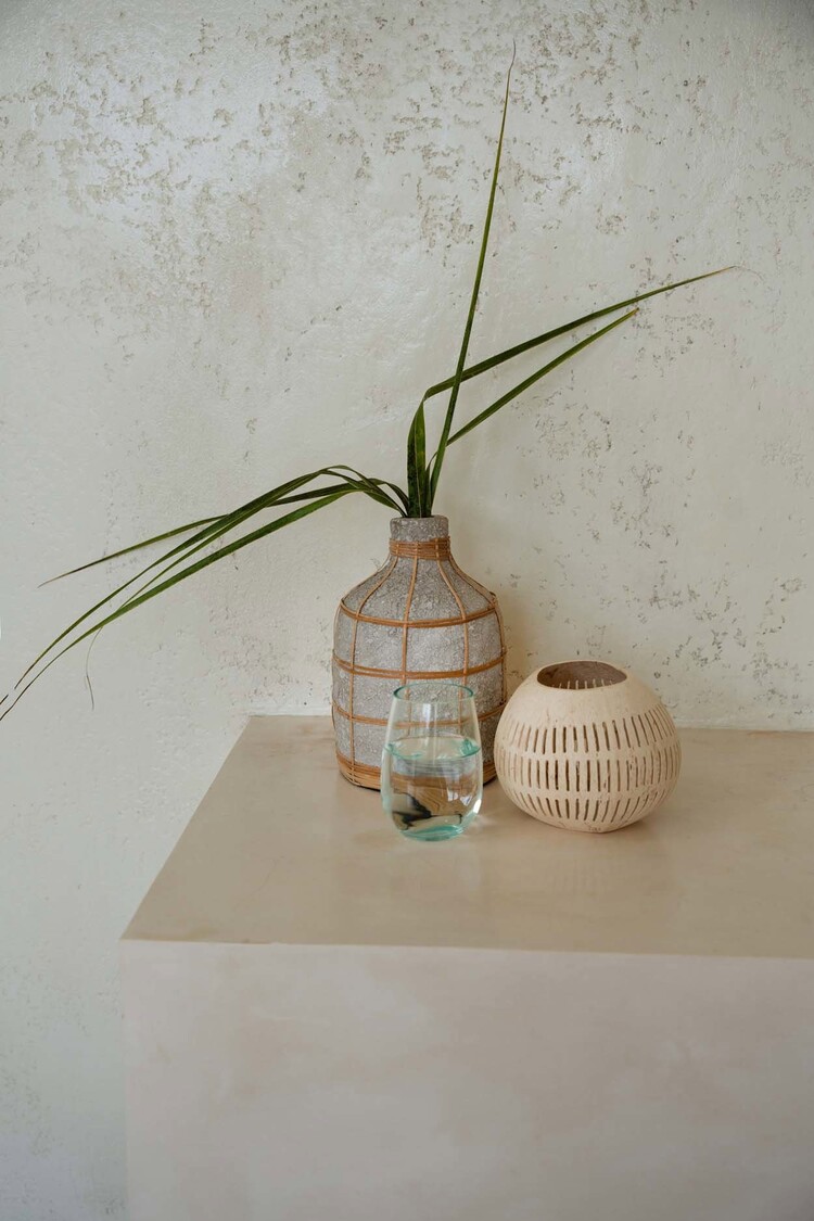 Bazar Bizar Die Whoopy Vase - Betongrau Natur - L