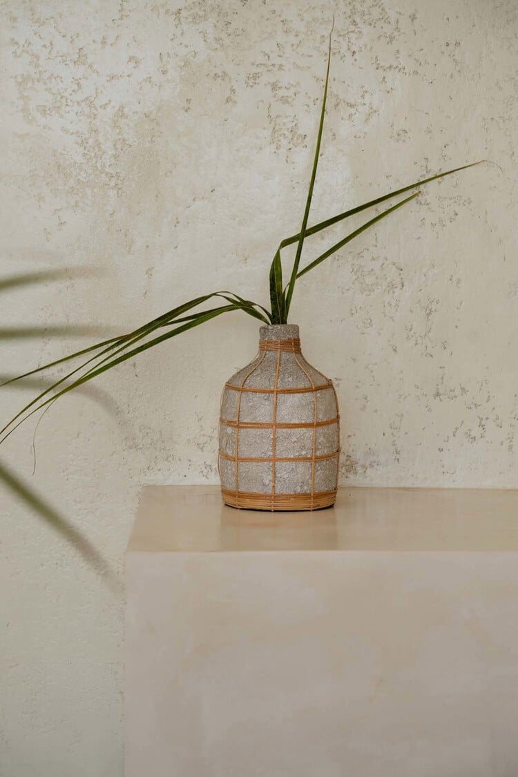Bazar Bizar Die Whoopy Vase - Betongrau Natur - L