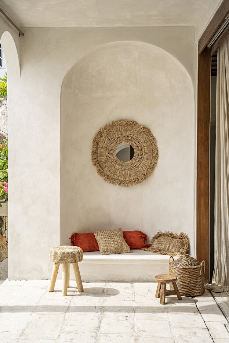 Bazar Bizar The Raffia Stool - Natural