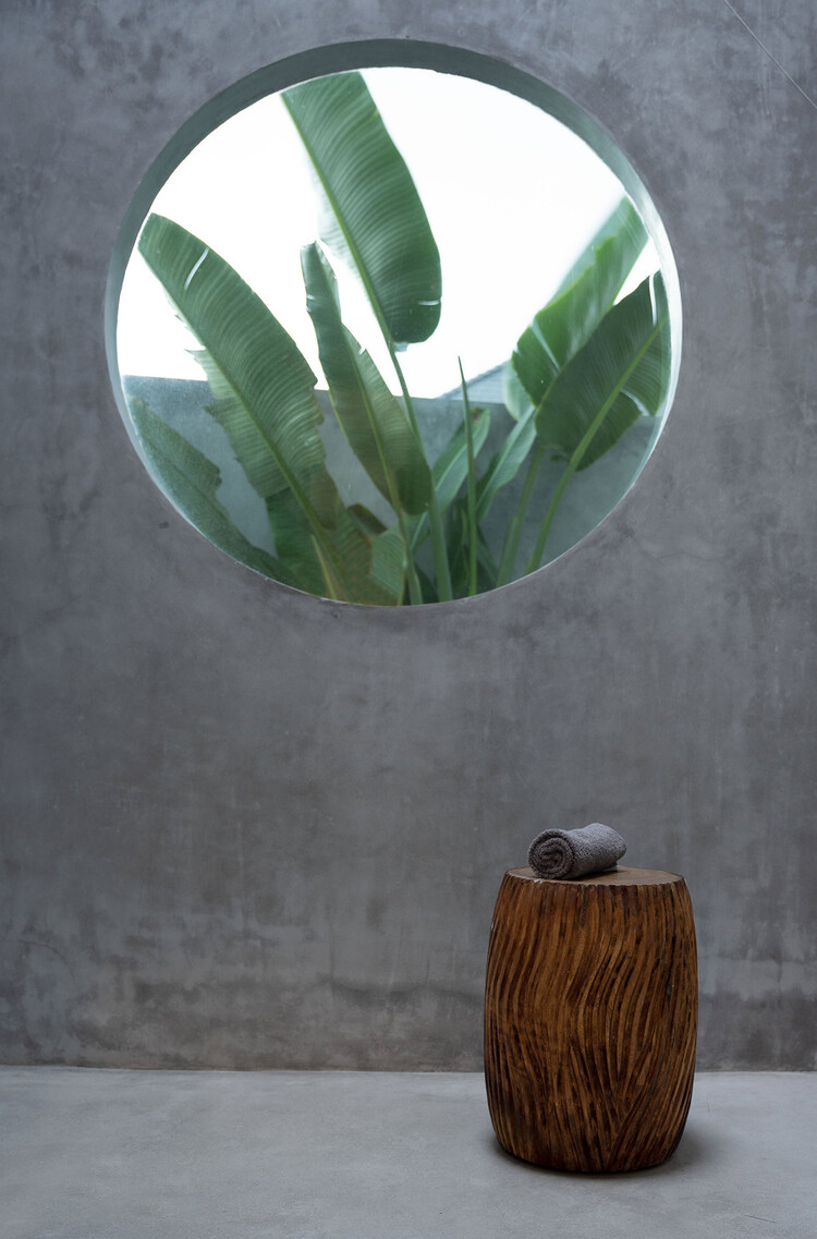 Bazar Bizar The Celebes Stool - Natural