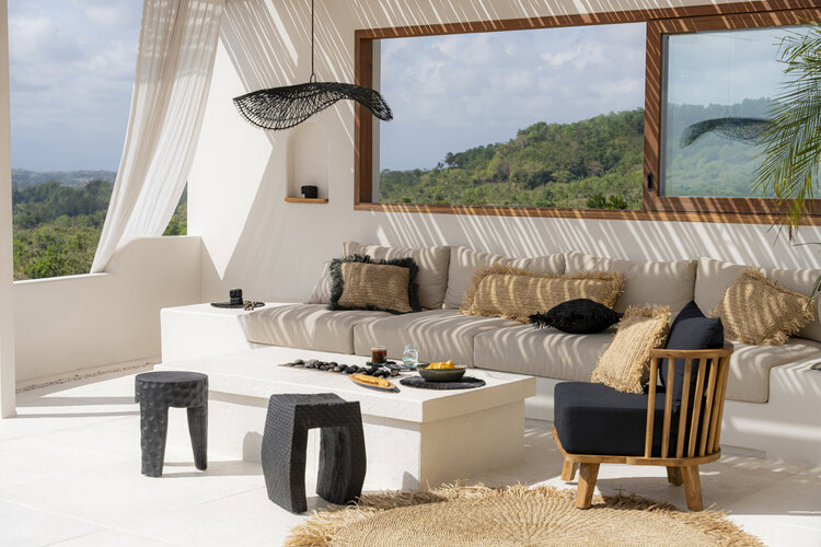 Bazar Bizar The Paramo Stool - Black