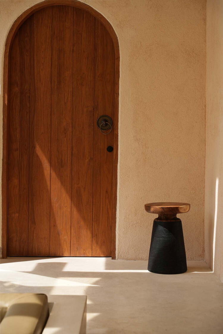 Bazar Bizar The End Side Table - Natural