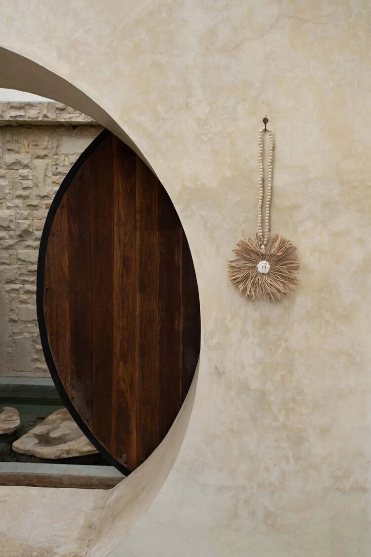 Bazar Bizar The Raffia Bunga Tassel - Natural