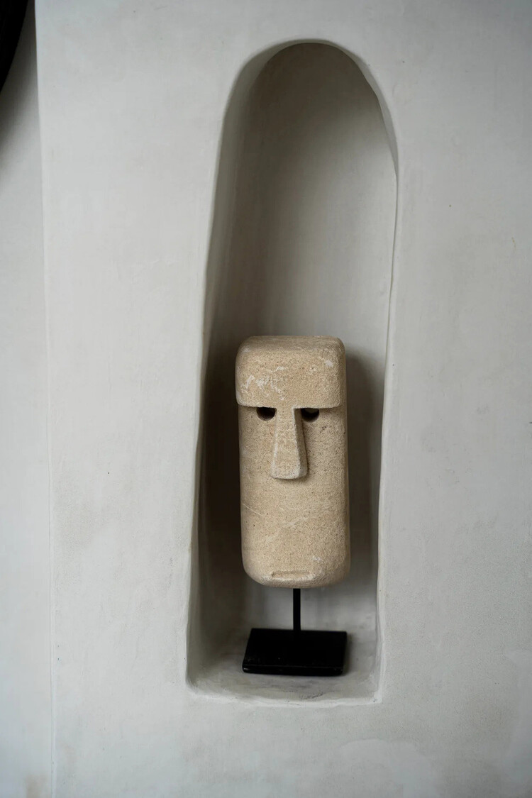 Bazar Bizar The Sumba Stone #20 on Stand