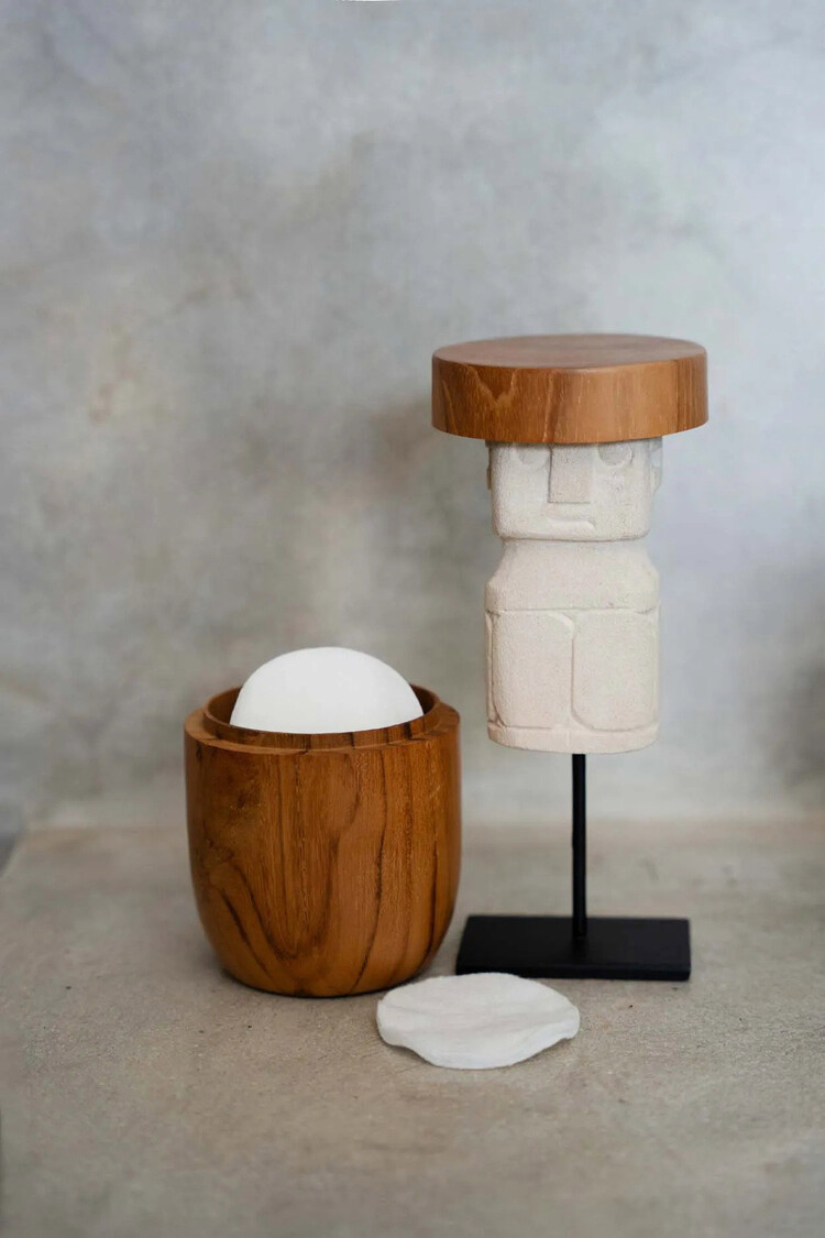 Bazar Bizar El Hombre De Sumba En Pie