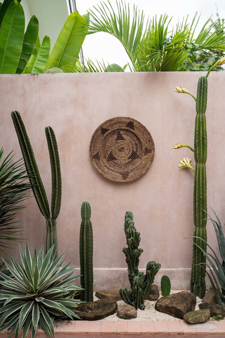 Bazar Bizar The Jasmine Plate - Brown - M