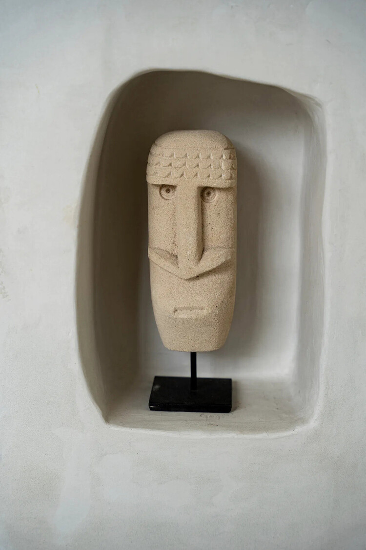 Bazar Bizar The Sumba Stone #21 on Stand