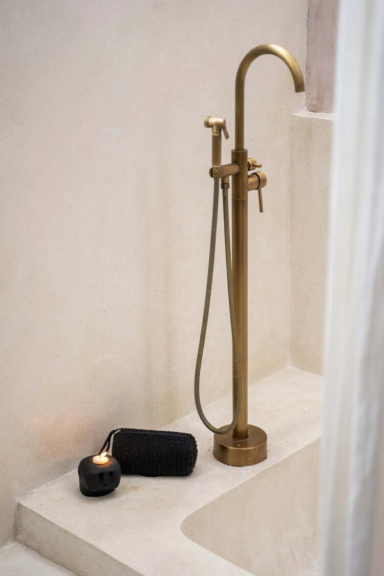 Bazar Bizar The Sumba Stone #27 Candle Holder