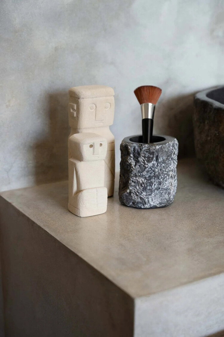 Bazar Bizar The Sumba Stone #24