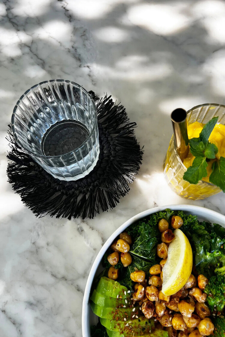 Bazar Bizar Die Fringe Raffia Untersetzer - Schwarz