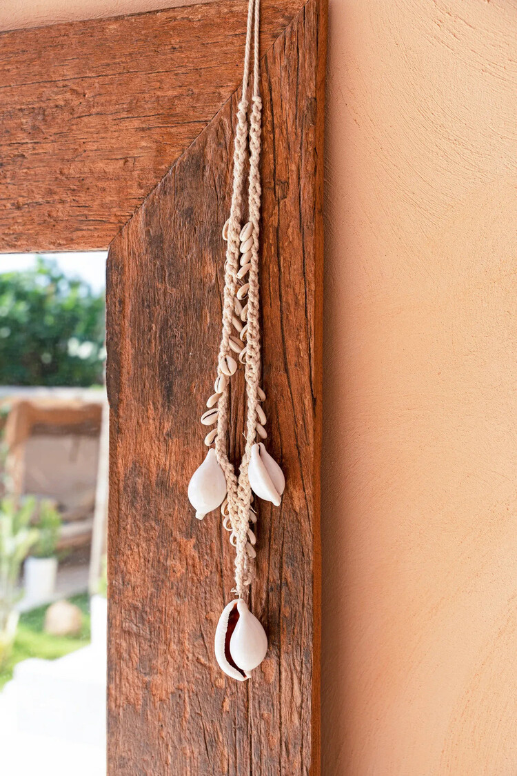 Bazar Bizar La Collana Con Conchiglie Di Cowrie Bianche - Bianco