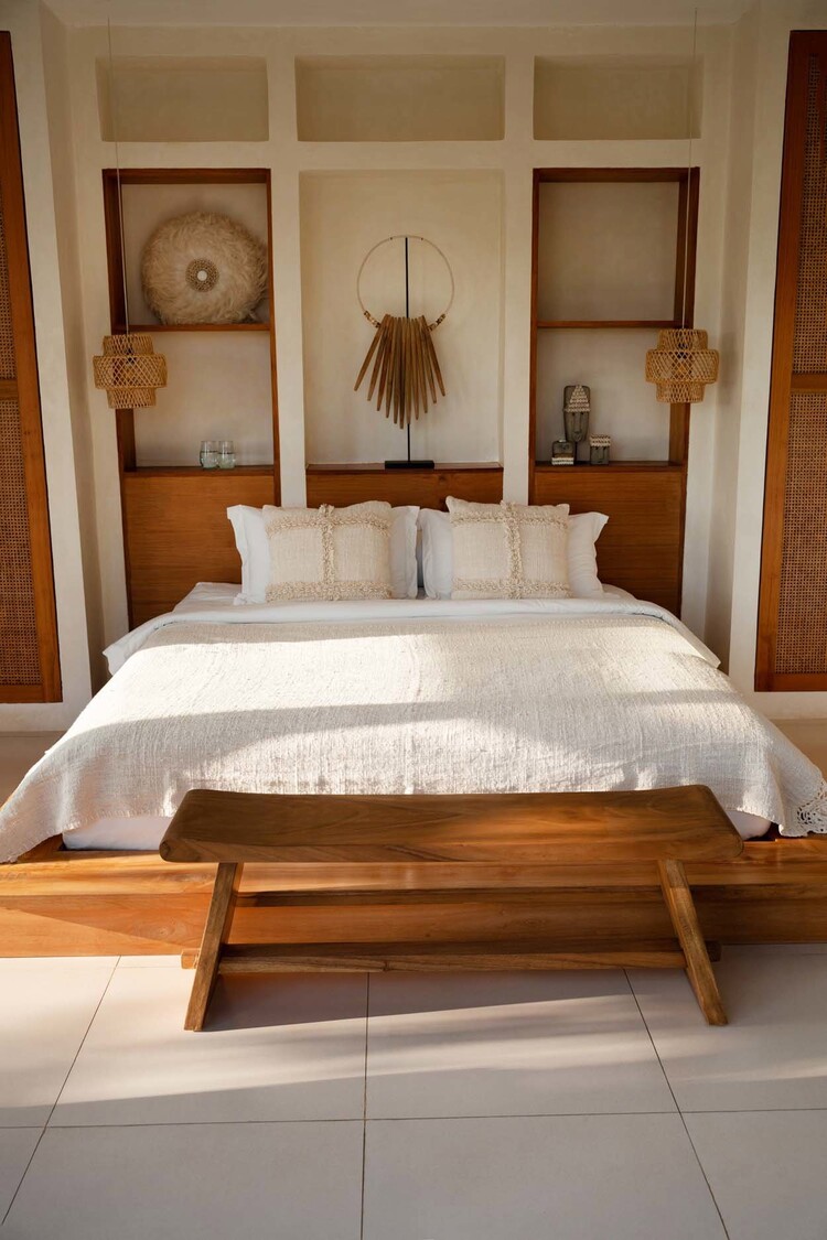 Bazar Bizar De Suar Bank - 120