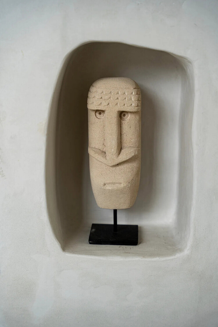 Bazar Bizar The Sumba Stone #21 on Stand