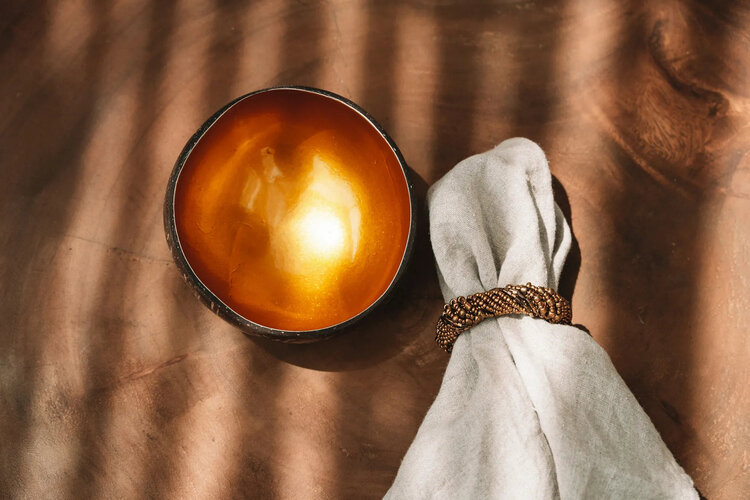 Bazar Bizar Die Coco Futterschale - Natur Gold