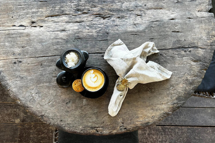 Bazar Bizar Der Ananas-Serviettenring - Gold