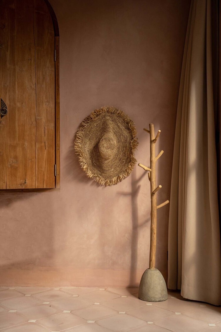 Bazar Bizar The Concrete Coat Hanger - Natural