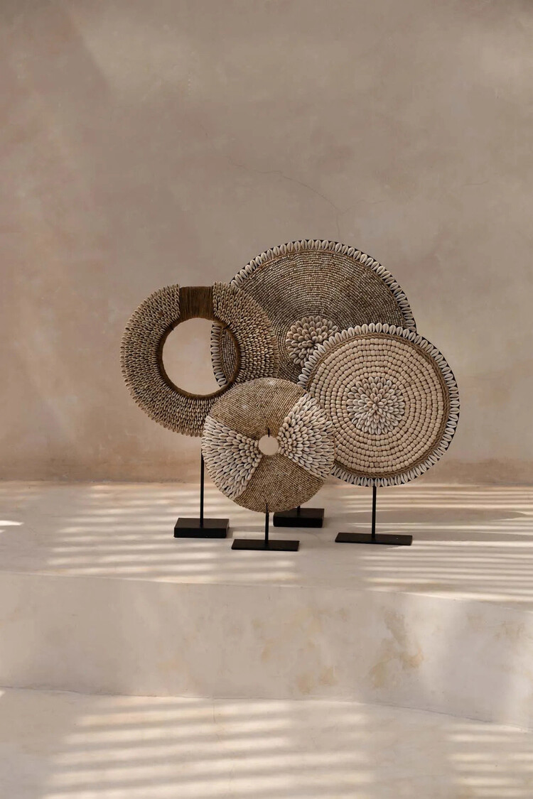 Bazar Bizar The Shell Martinique on Stand - Natural White