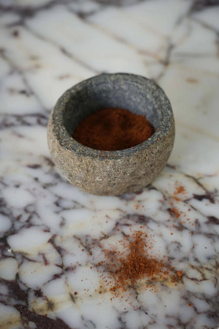 Bazar Bizar Die River Stone Schale - Schwarz - S