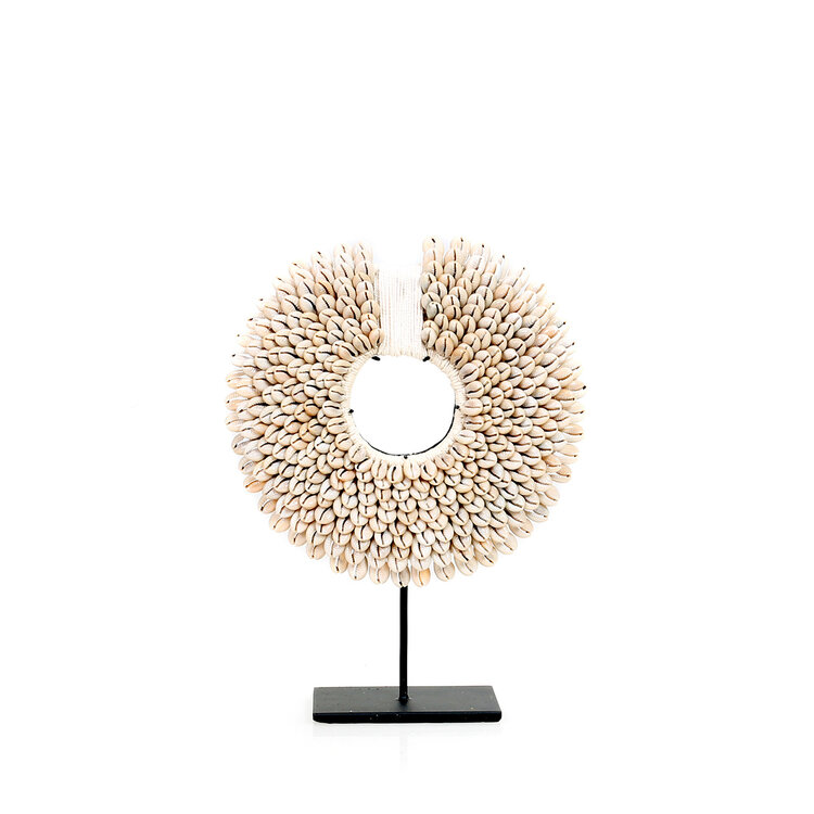 Bazar Bizar The Papua Shell Disc on Stand - White - S