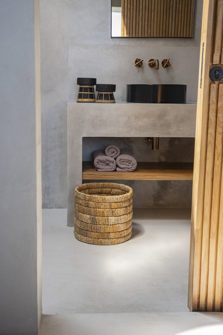 Bazar Bizar De Serene Kaarsenhouder - Zwart Naturel - M