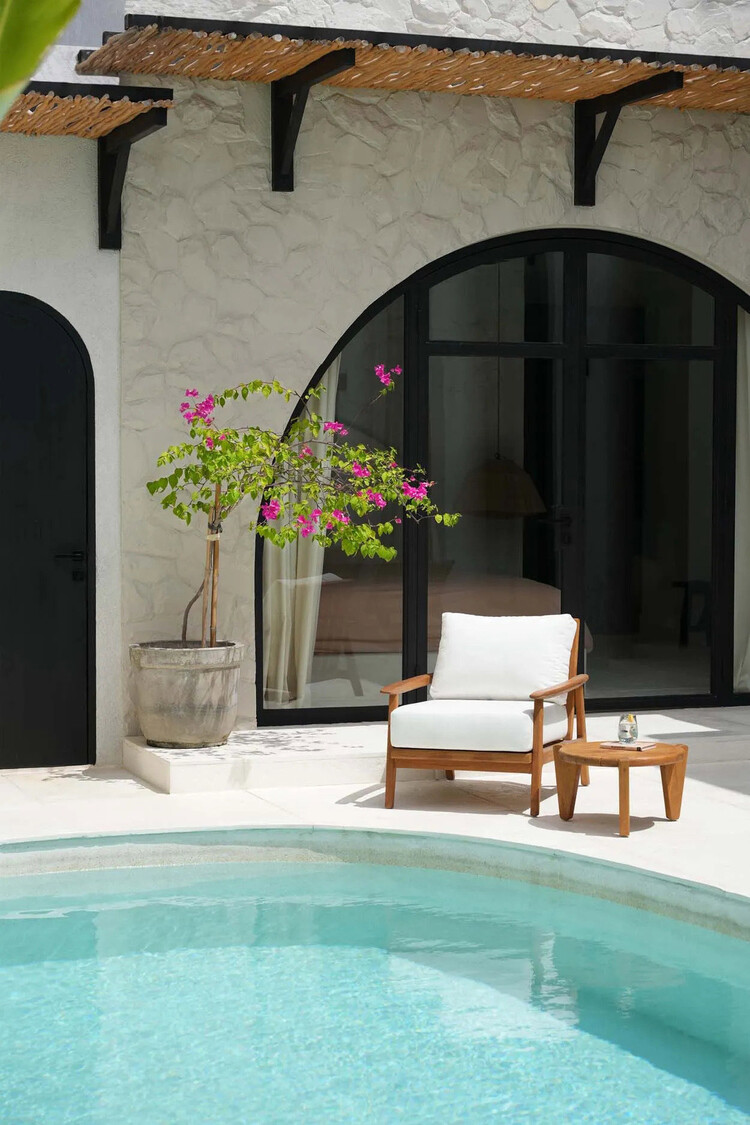 Bazar Bizar The Gilimanuk One Seater Sofa - Outdoor