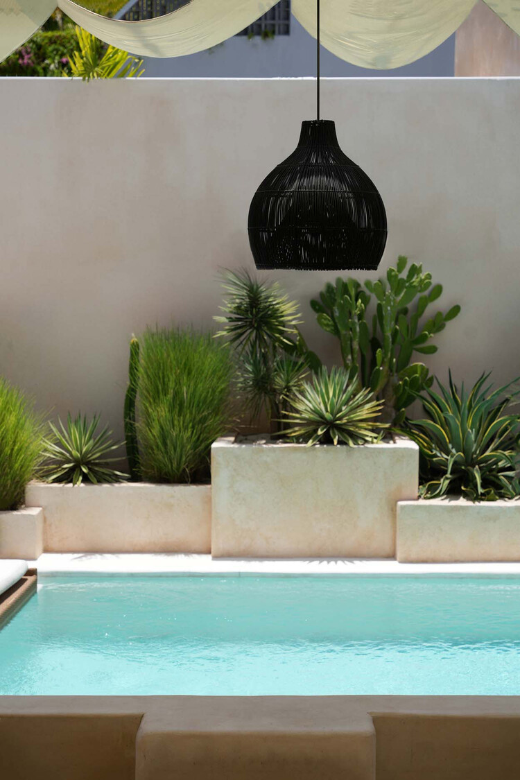 Bazar Bizar The Lobster Trap Pendant - Black - L