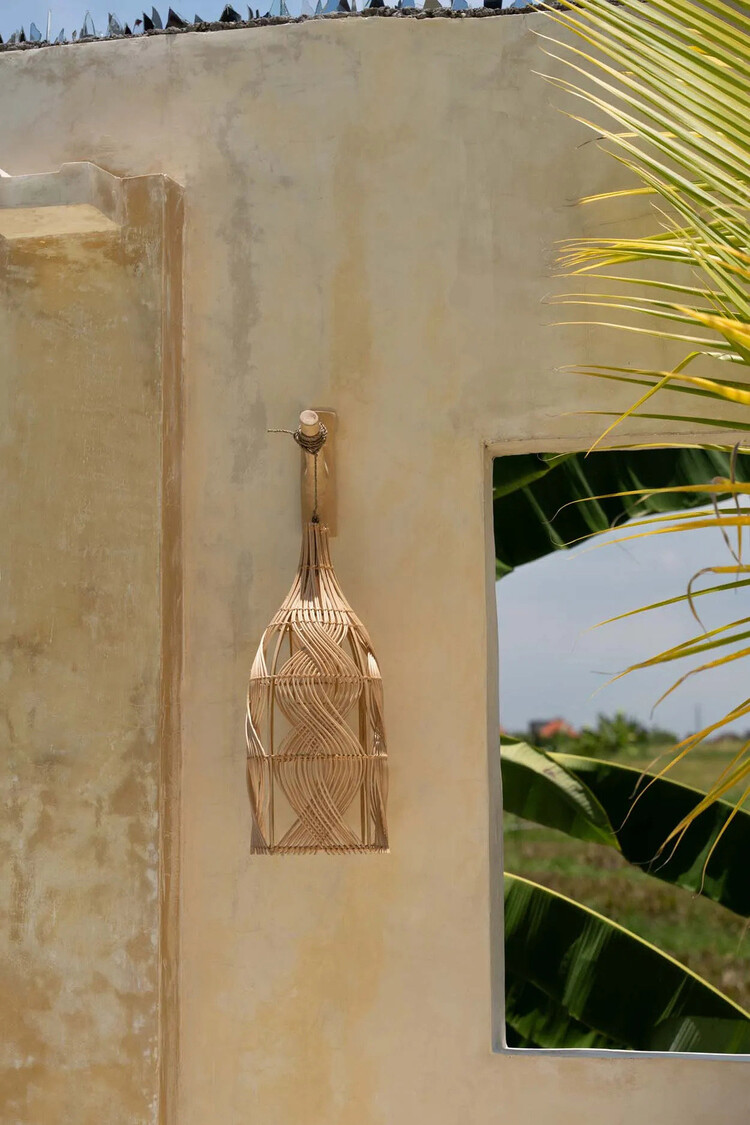 Bazar Bizar The Garaffa Pendant - Natural - M