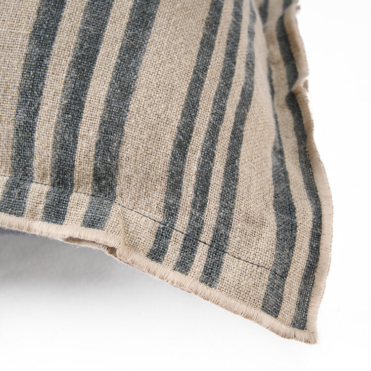 Bazar Bizar De Nordic Stripe Kussensloop - Natuurlijke Zwart - 50x50