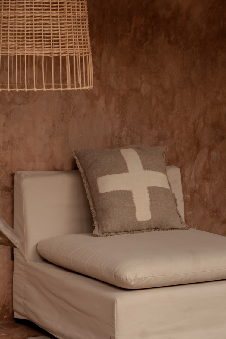 Bazar Bizar De Ivory Cross Kussensloop - Natuurlijke Wit - 50x50